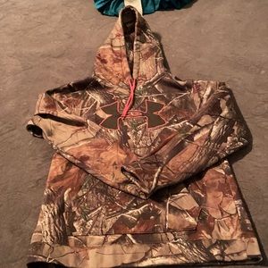women’s camo under armour hoodie